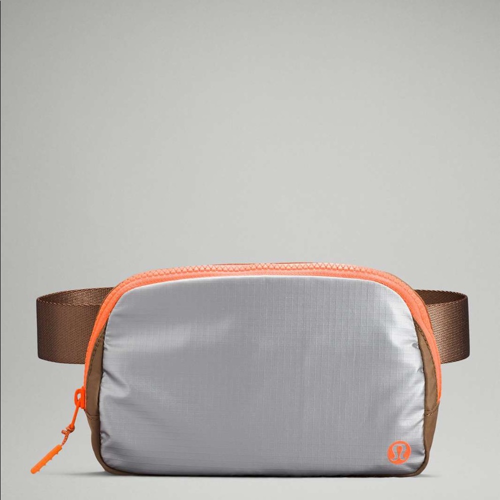 Lululemon everywhere belt bag